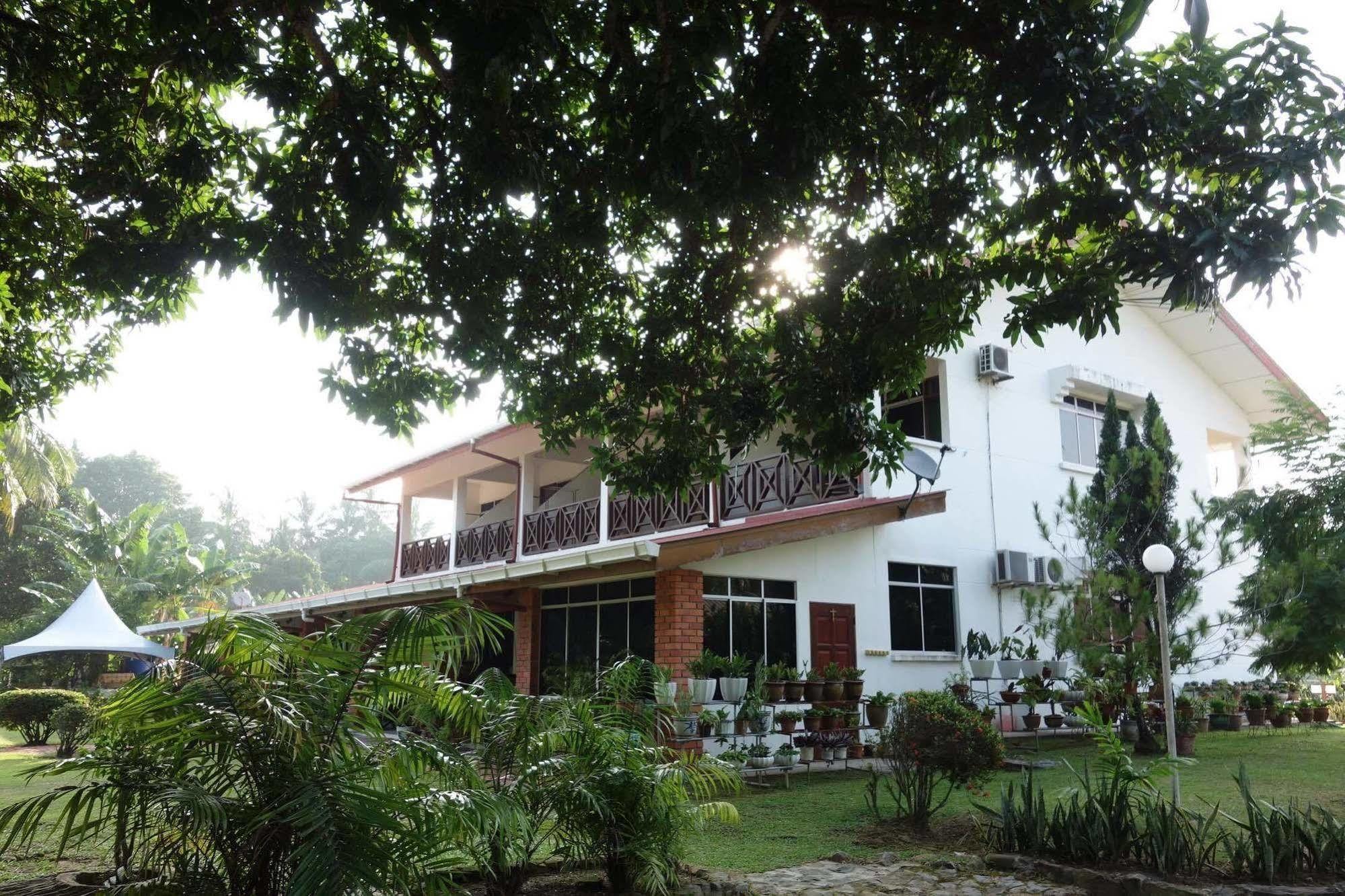 Seaside Travellers Inn Kinarut Bagian luar foto