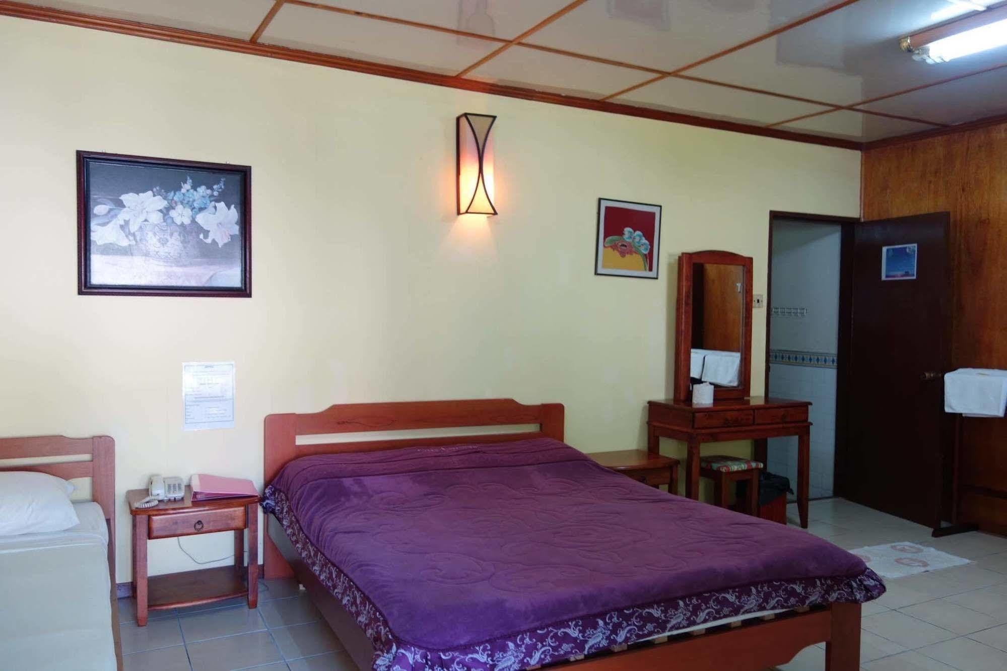 Seaside Travellers Inn Kinarut Bagian luar foto